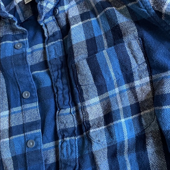 American Eagle Outfitters Navy and White Plaid Flannel Shirt - Picture 11 of 13